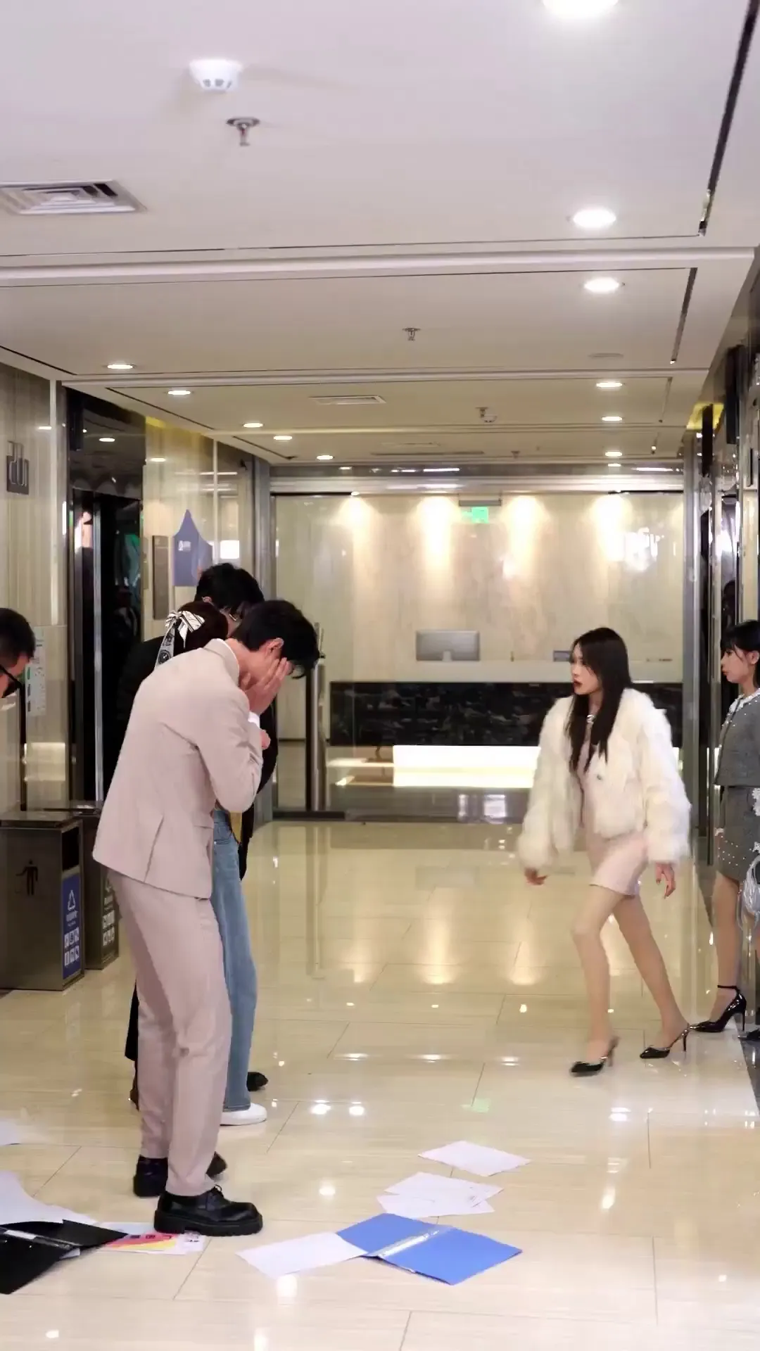 Episode 6 - 두 얼굴의 여자