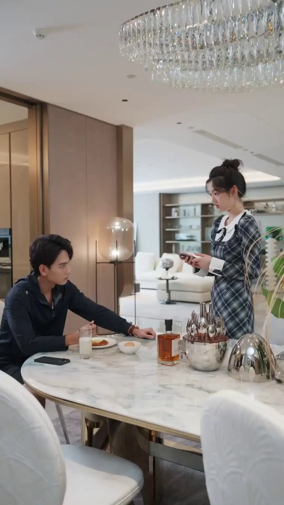 Episode 18 - เส้นทางรักในเงามืด