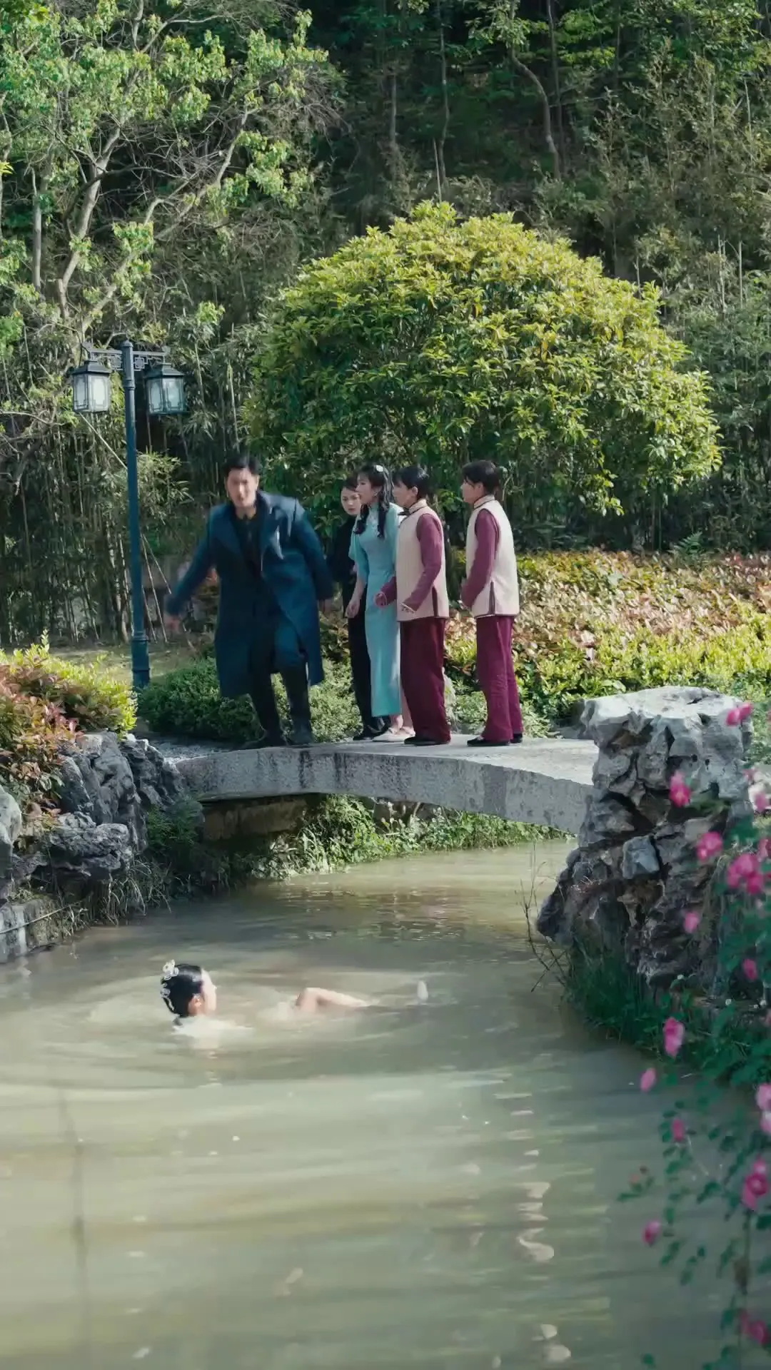 Episode 10 - บทเพลงเศร้าในยุคแห่งความวุ่นวาย