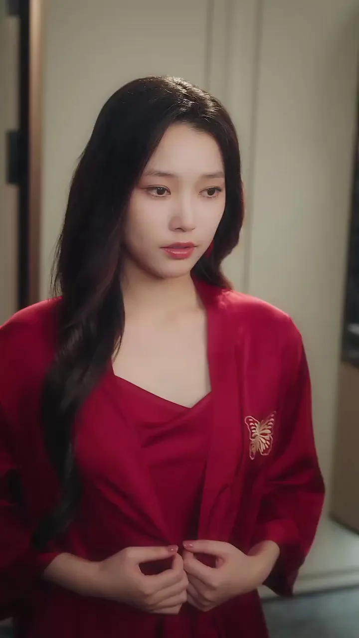 Episode 2 - Scandal Queen and Her Mind-Reading Baby