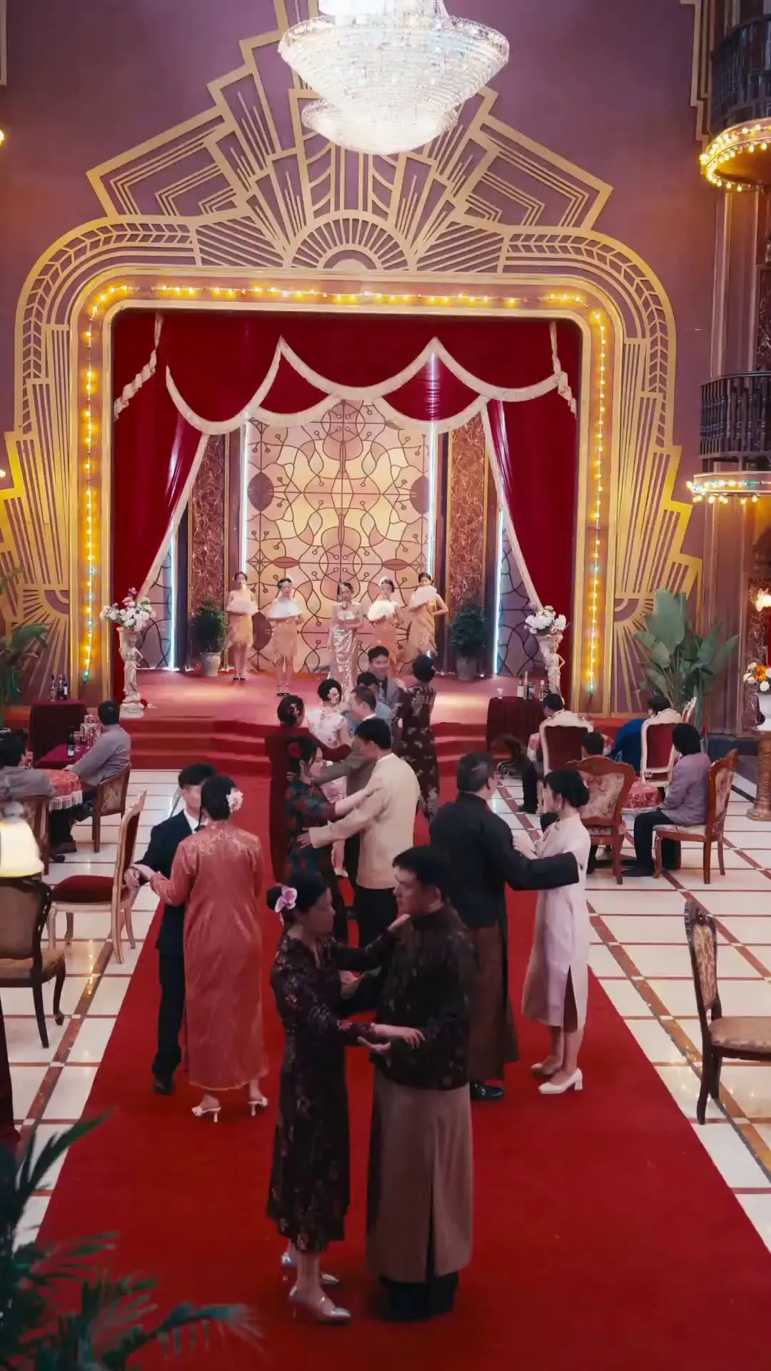 Episode 16 - บทเพลงเศร้าในยุคแห่งความวุ่นวาย